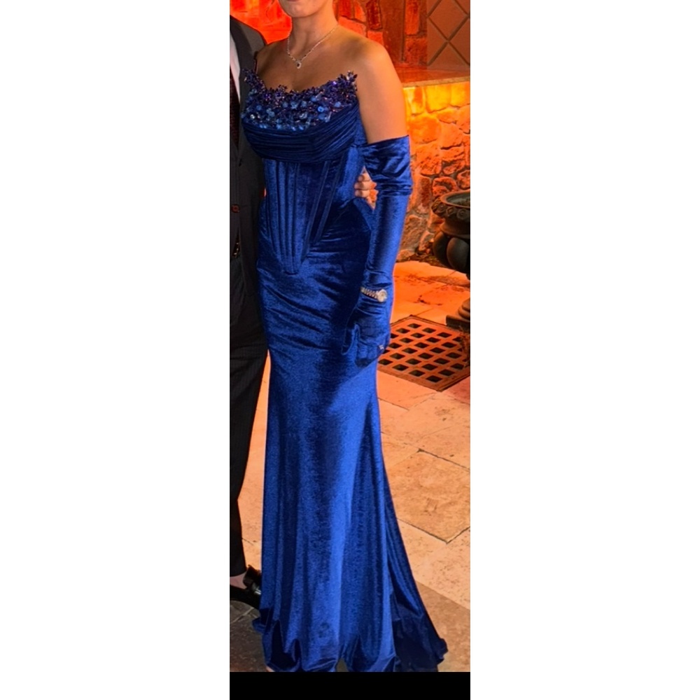 Evening gown/ prom dress